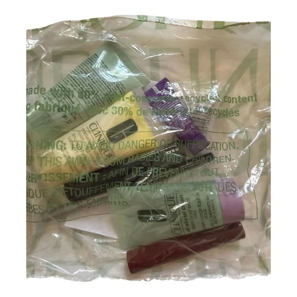 Clinique x Drawbertson 8 Pcs Travel Makeup Skincare Samples Gift Set Green Bag